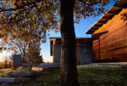 12_CURB_O'Dell-Fall-Scene_Rear-Profile-View
